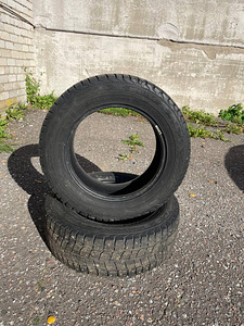 Зимние шины Continental 205/65R16C (1 фото из 3)