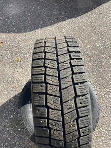Зимние шины Continental 205/65R16C (3 фото из 3)