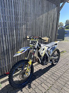 Husqvarna FC250 2015 (1 foto / 3)