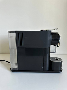 Kohvimasin Nespresso Lattissima One cappuccinatore'iga (3 foto / 6)