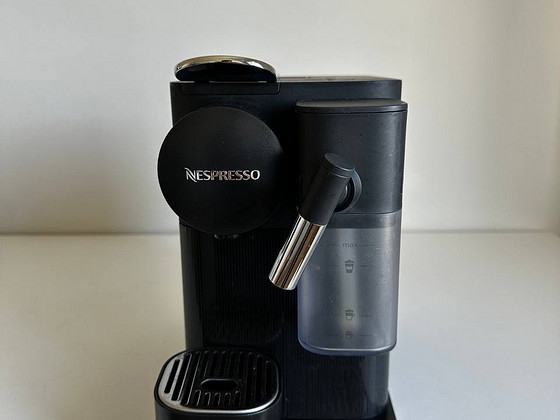 Кофемашина Nespresso Lattissima One с капучинатором