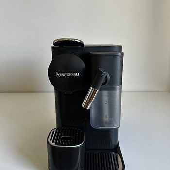 Kohvimasin Nespresso Lattissima One cappuccinatore'iga