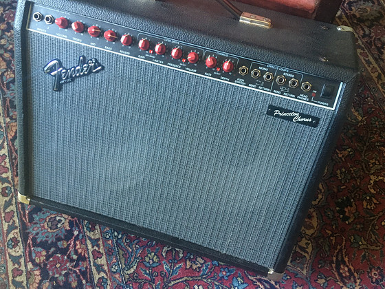 Fender Princeton Stereo Chorus . Solid-state 2x10''