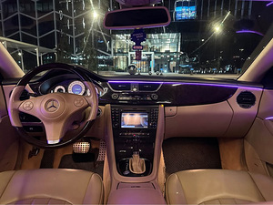 Mercedes-Benz CLS 320 2008 (6 foto / 10)