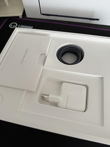 Macbook Air M2 8/256GB (5 foto / 5)