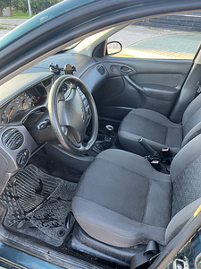 Ford Focus 1.4i manuaal REG MAKSTUD! (4 foto / 5)