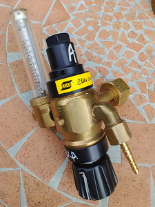 ESAB Optiflow Elite редуктор + комплект газового резака (10 фото из 10)