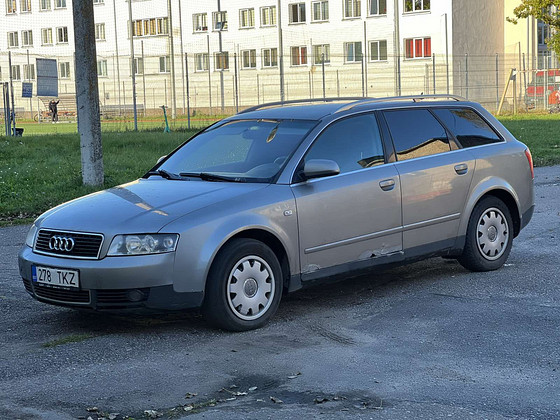 AUDI A4 AVANT