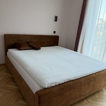 Кровать 180×200 с матрасом и дополнительными принадлежностями
