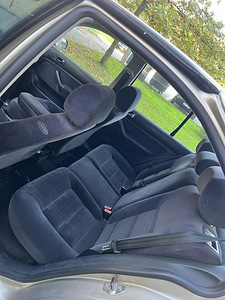 VOLKSWAGEN BORA (10 foto / 10)