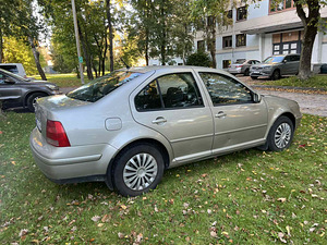 VOLKSWAGEN BORA (6 foto / 10)