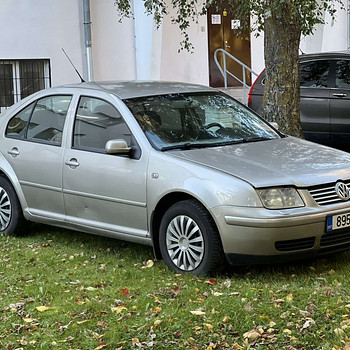 VOLKSWAGEN BORA