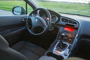 Peugeot 3008 (7 foto / 15)