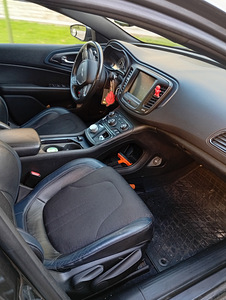 Chrysler 200S (8 foto / 11)