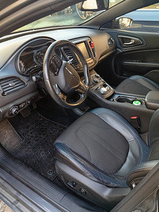 Chrysler 200S (7 foto / 11)