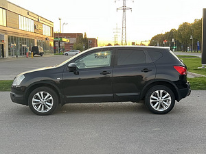 NISSAN QASHQAI (4 foto / 10)