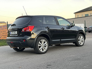 NISSAN QASHQAI (7 foto / 10)