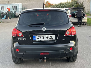 NISSAN QASHQAI (8 foto / 10)