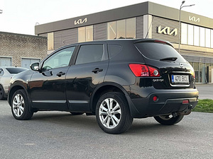 NISSAN QASHQAI (6 foto / 10)