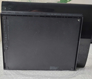 Playstation 3 Super Slim Jailbreak/HEN + Controllers + Games (8 foto / 10)