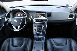 Volvo V60 Ocean Race 2.0 R5 120kW HOLLANDIST (9 foto / 15)