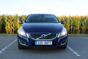 Volvo V60 Ocean Race 2.0 R5 120kW HOLLANDIST (8 foto / 15)