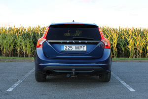 Volvo V60 Ocean Race 2.0 R5 120kW HOLLANDIST (4 foto / 15)
