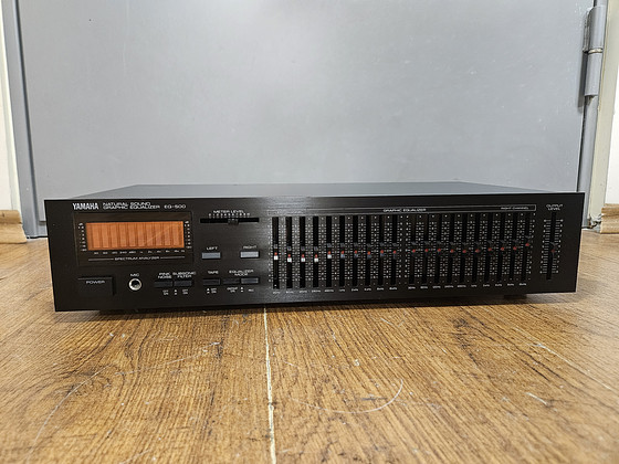 Yamaha EQ-500 Graafiline stereoequalizer