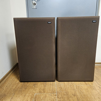 Akai SW-157 3 Way 3 Speaker System