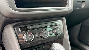 Volkswagen Tiguan Trendline Comfort 2.0 110kW (13 foto / 15)
