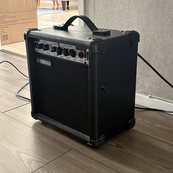 Yamaha GA-15 — 15 W kitarrivõimendi