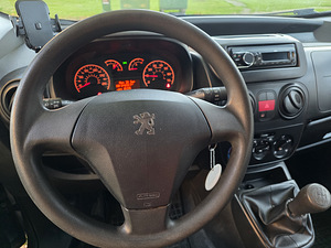 Hea ja ökonoomne Peugeot Bipper (8 foto / 14)