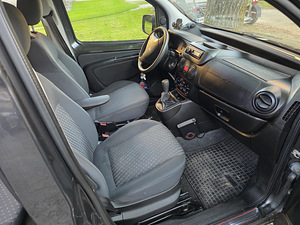 Hea ja ökonoomne Peugeot Bipper (9 foto / 14)