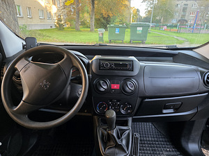 Hea ja ökonoomne Peugeot Bipper (7 foto / 14)