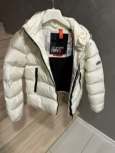 Новая зимняя куртка superdry (1 фото из 8)