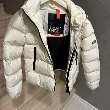 Новая зимняя куртка superdry