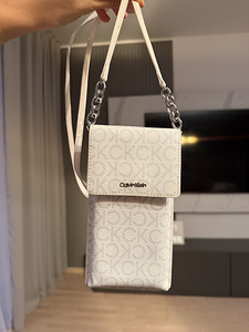 Сумка для телефона Calvin klein (1 фото из 6)