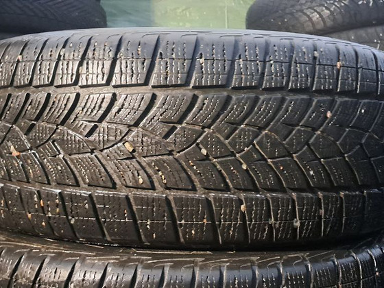 M+S / 235 55 19 / Goodyear Ultragrip Ice SUV