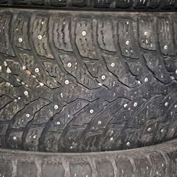 Naastrehvid / 245 50 18 / Nokian Hakkapeliitta 9