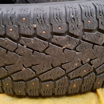 Шипованные шины 235 65 16c / Nokian Hakkapeliitta C3
