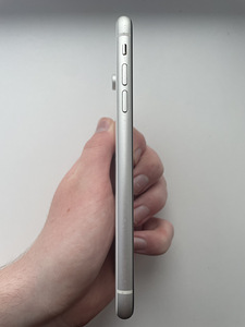 iPhone XR 64GB (4 foto / 7)