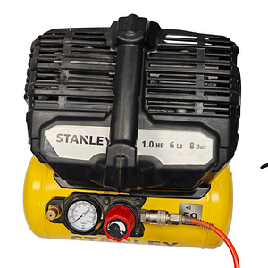 Компрессор Stanley DST 100/8/6 (2 фото из 5)