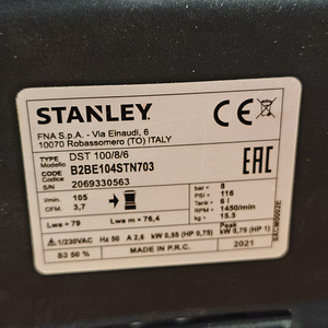 Компрессор Stanley DST 100/8/6 (5 фото из 5)