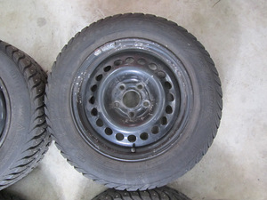 Renault R15 5x108 veljed, 7 mm naastrehvid, ilukilbid (4 foto / 9)