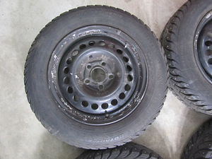 Renault R15 5x108 veljed, 7 mm naastrehvid, ilukilbid (5 foto / 9)
