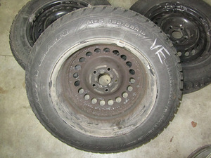 Renault R15 5x108 veljed, 7 mm naastrehvid, ilukilbid (6 foto / 9)