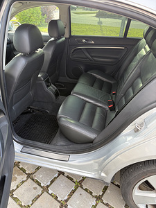 Skoda Superb (6 foto / 15)