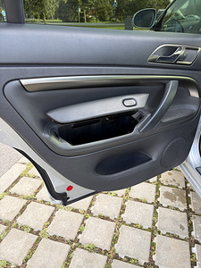 Skoda Superb (7 foto / 15)