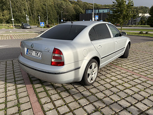 Skoda Superb (3 foto / 15)