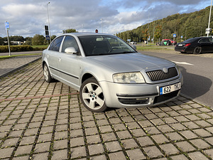 Skoda Superb (4 foto / 15)